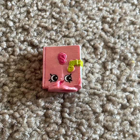 SHOPKINS! Secret Sally Special Edition Stationary Pink! - Picture 1 of 4
